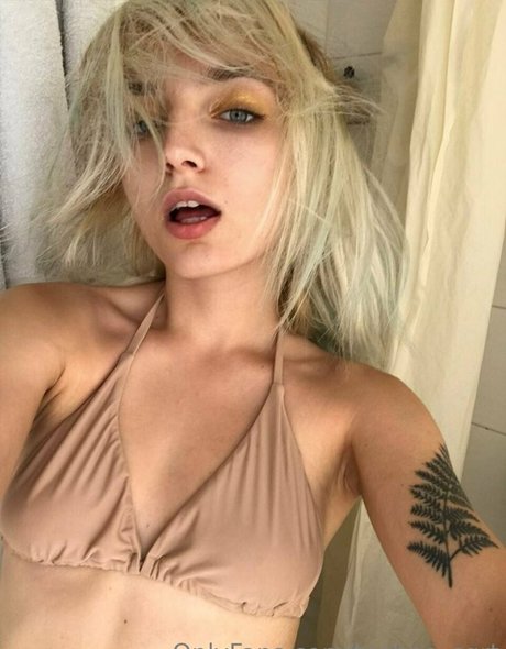 techno sqrt pornographic star images