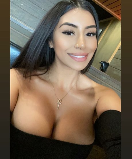 Princess Jasmin sexy actress pictures