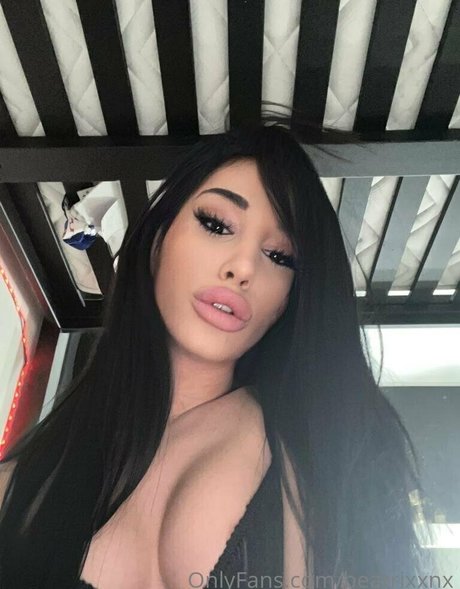 beatrixxnx model nude photos