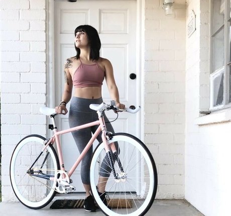 alicenocountry art model picture