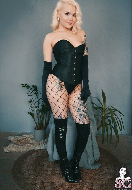 Marlenemoore nude actress galleries