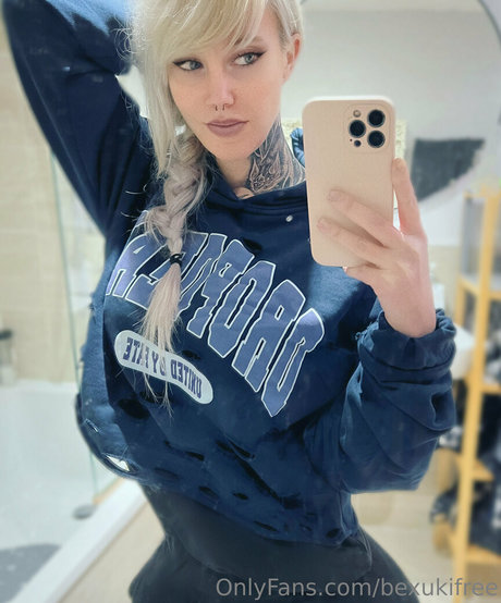 bexukifree model sex images