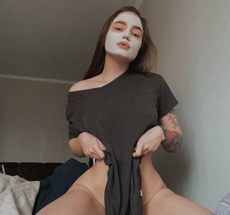 meow fit model picture