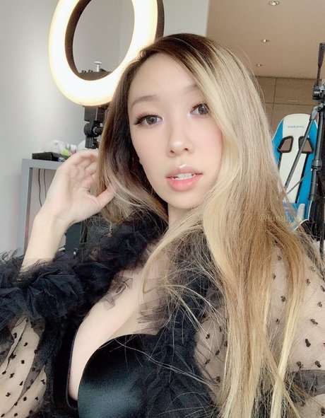 Luna Ly exclusive star img