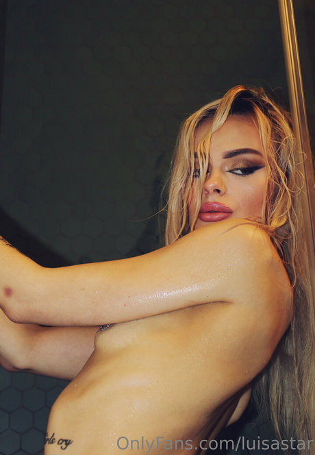 luisastar naked model images