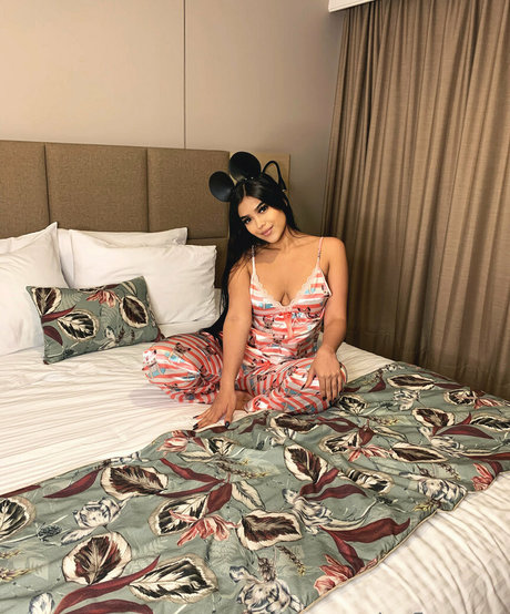 yvetteflores beautiful pornstar gallery