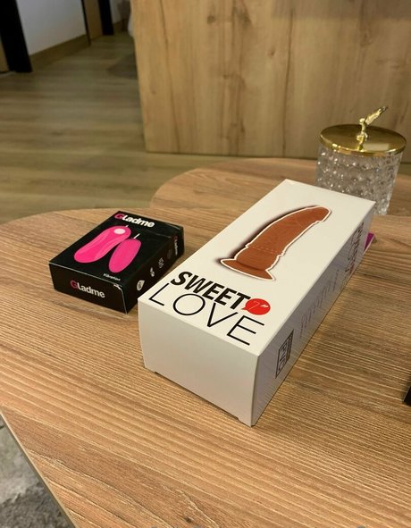 yvetteflores star naked photos