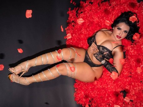 Thicklilmama pornstar exclusive photos