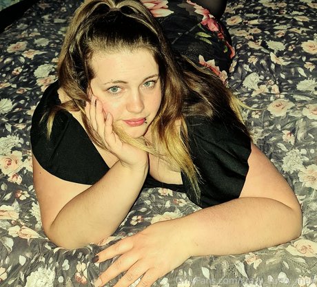 crazy curvy melii star nudes photos