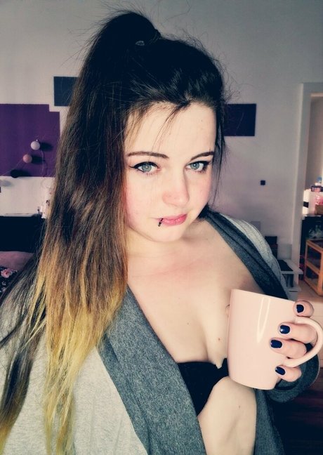 crazy curvy melii best model pic