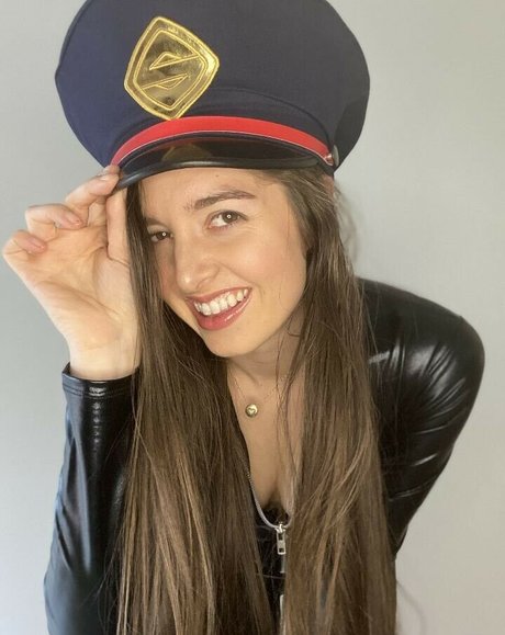 Morallygreyismyfavcolor nudes model img