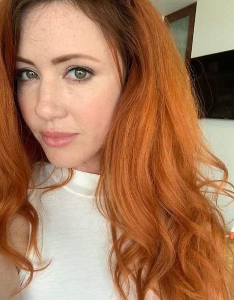 Elle Alexandra star high quality gallery