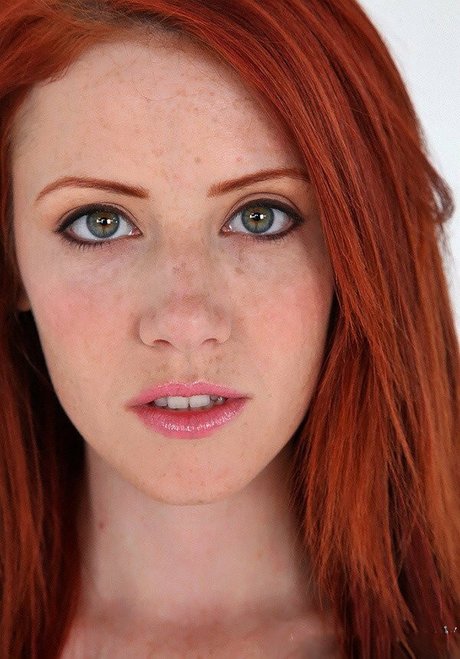 Elle Alexandra nudes actress pic