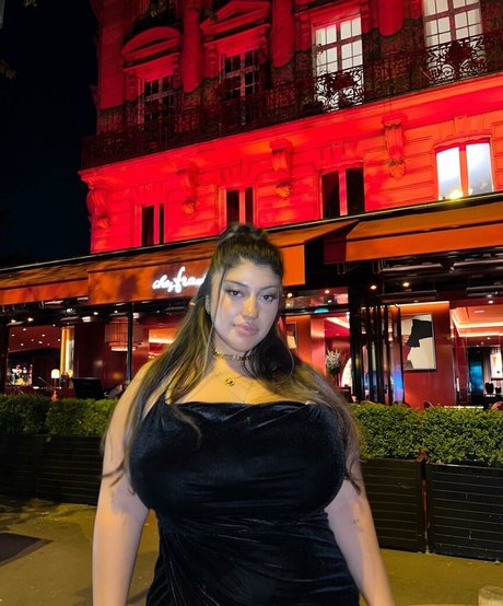 Yuval star art photo