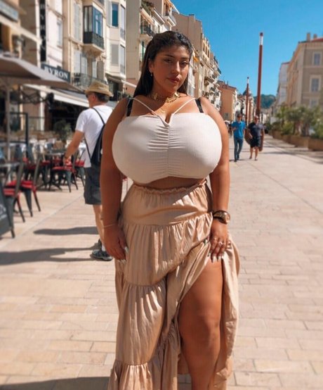 Yuval beautiful actress pic