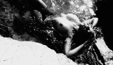 L Shima star nudes pic