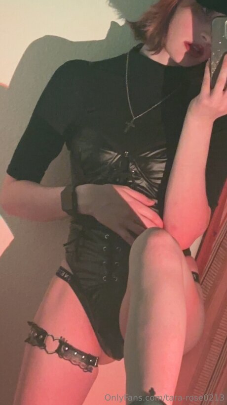 tara rose0213 sex model photo