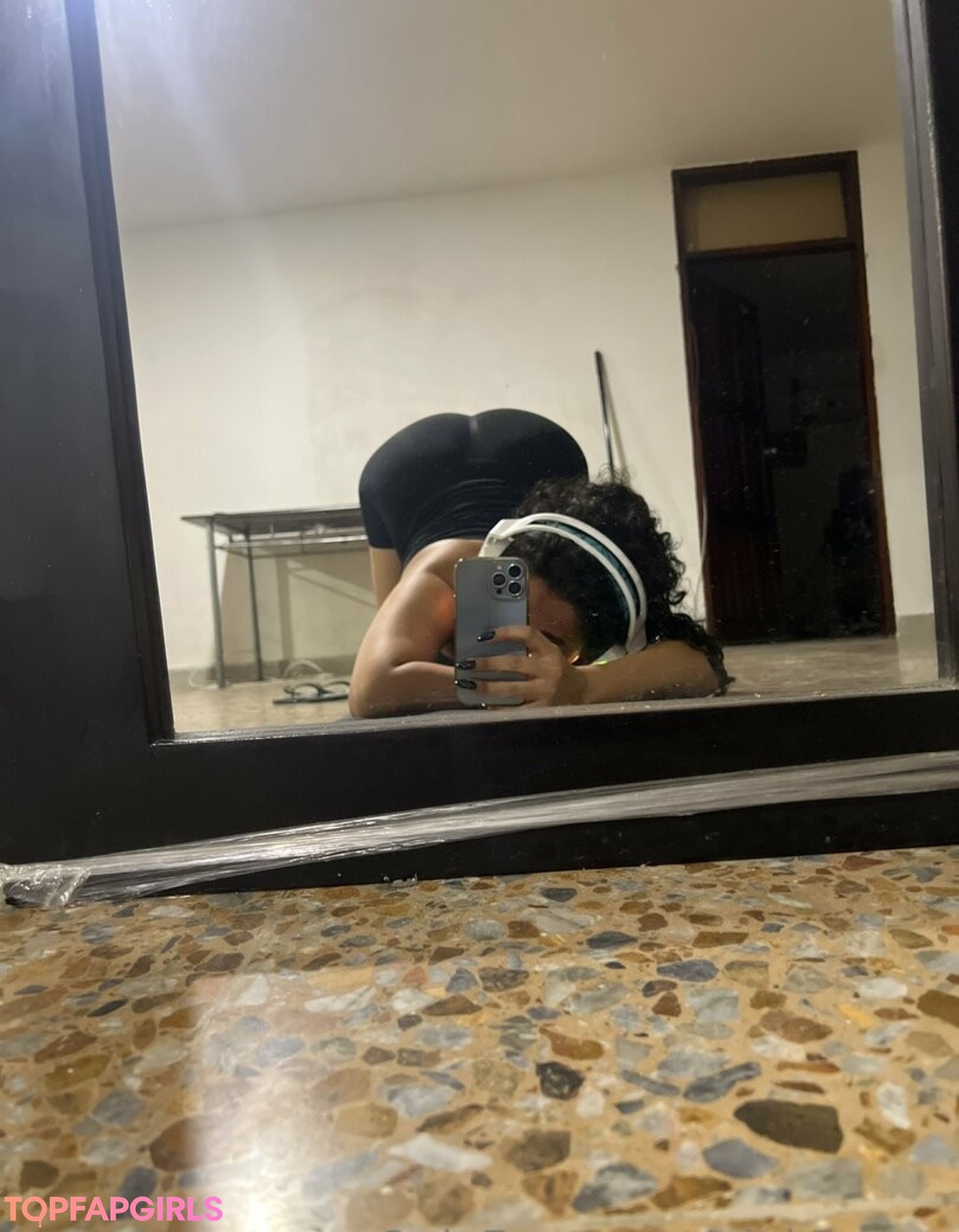 pinkuasmr naked model image