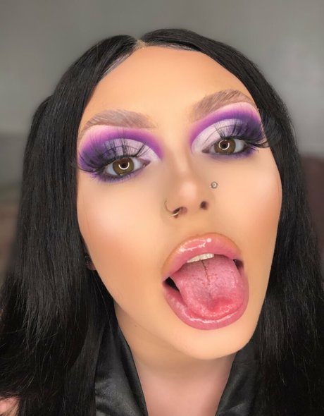 antoniagrahamx model pretty images