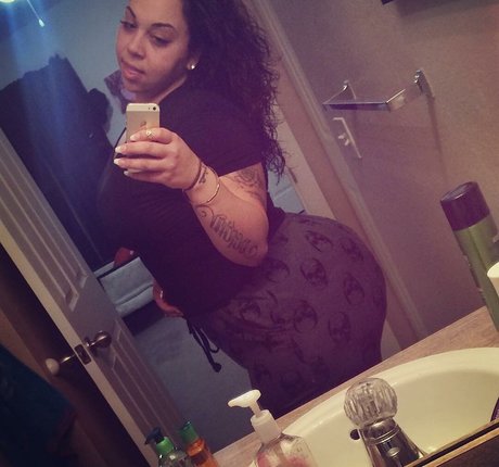 Jessica Peaches xxx model photo