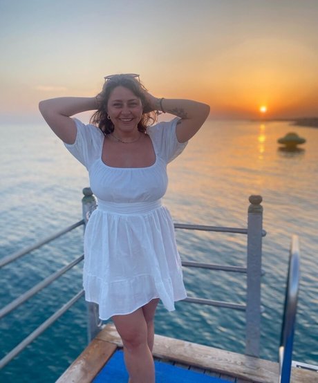 Aylesh H erotic pornstar gallery