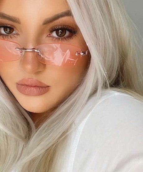 Shona Colson xxx star image