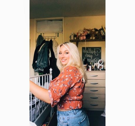 Shona Colson model pornographic pic