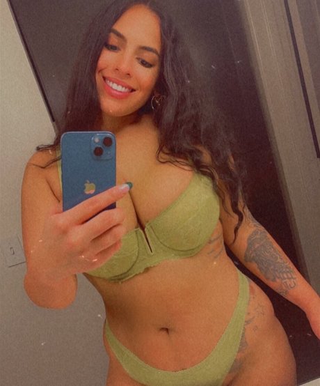 Brasi Quinzel exclusive star pictures