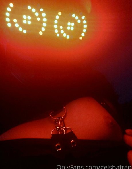 geishatrap model nude pic