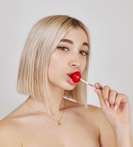 Rebeca Stones top model images