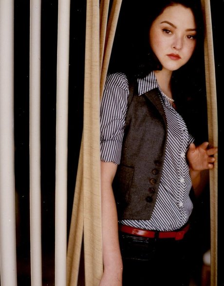 Devon Aoki nude star gallery