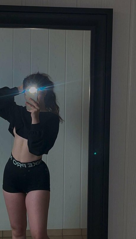 larissaxadventures hd actress photos