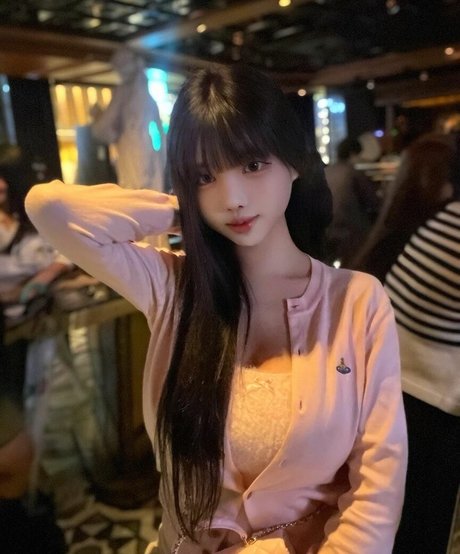 mina8017 top model images