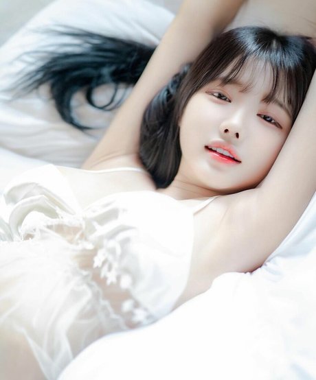 mina8017 adult star picture