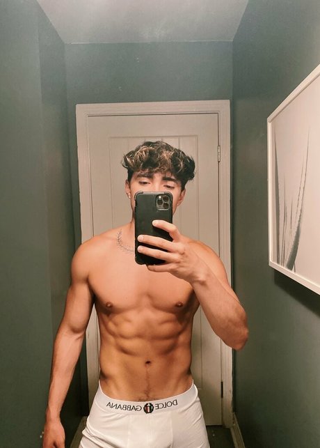 aedanvip model nude archive