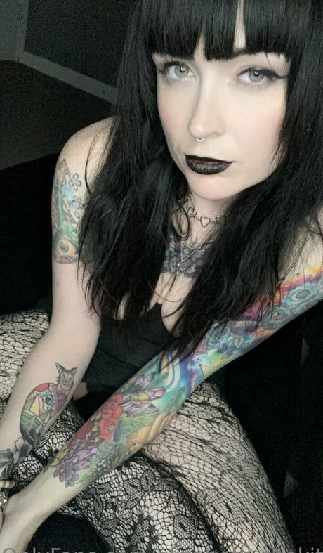 elizabeth thekitten hot star pics