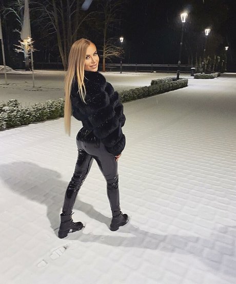 Noele Natalia hd model photo