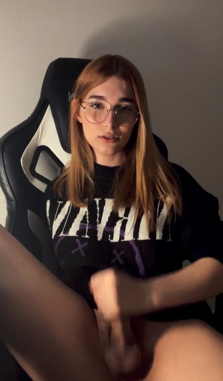 Maya Monroy Ruiz exclusive actress images