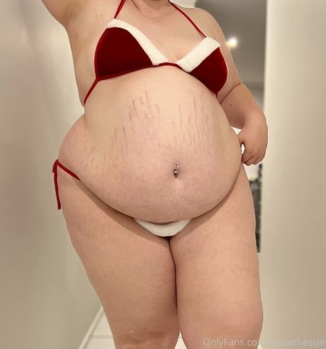 twicethesize nude model image