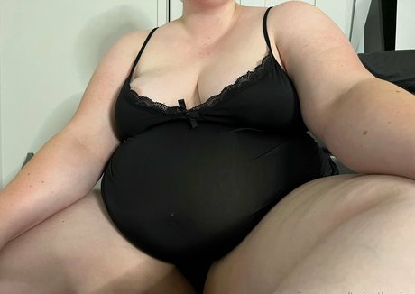 twicethesize model high quality pic