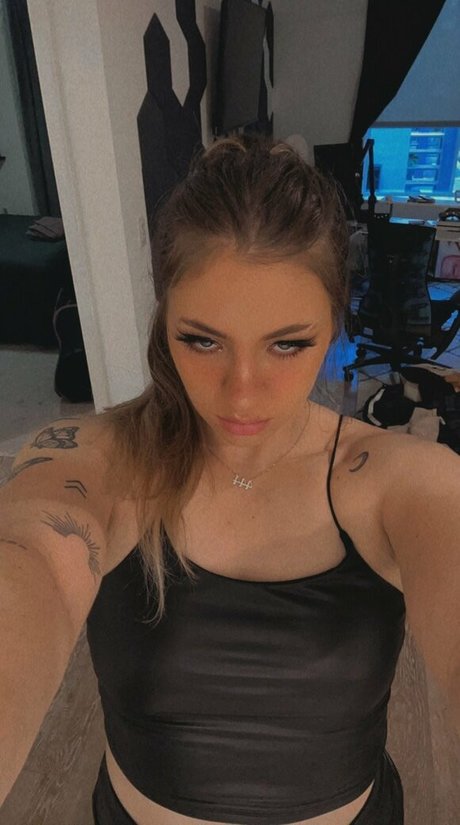 BaileyGoat model pornographic archive