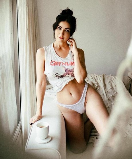 amyaelaofficial pornstar img