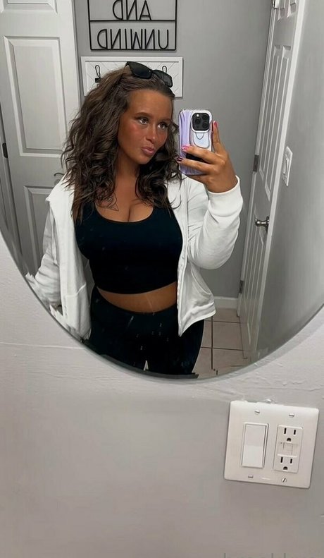 brookkxoo sexy model picture