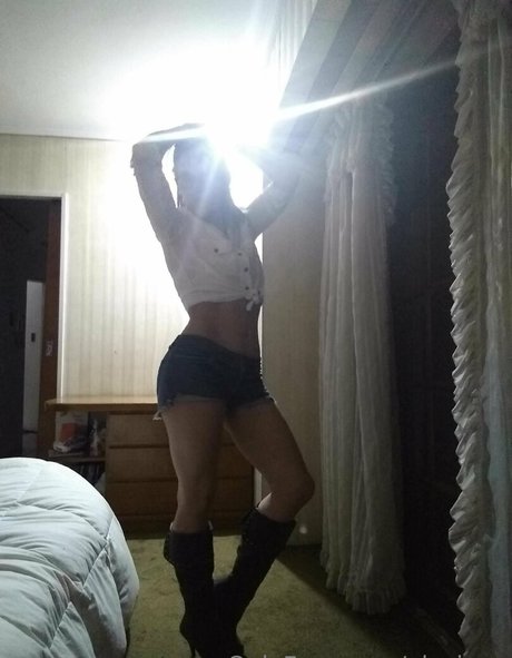 olesiana star nudes image