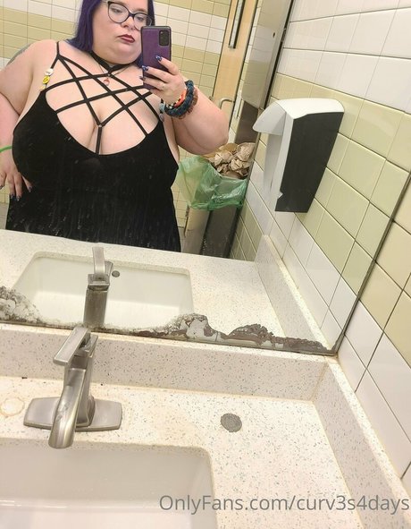 curv3s4days best actress pic