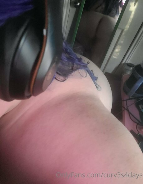 curv3s4days nude pornstar archive