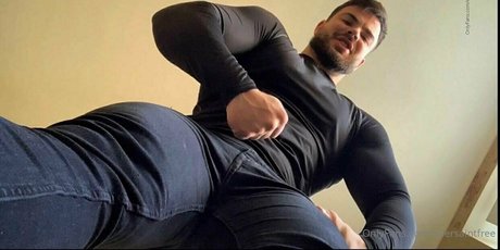 tylersaintfree high quality model photo