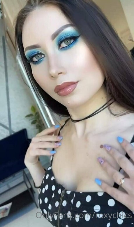 roxychics star naked pictures