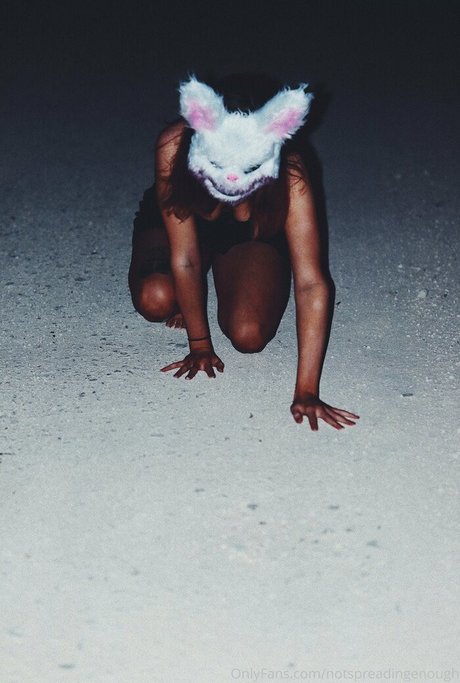 thisominouslife model top photo