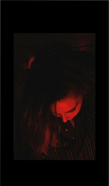 thisominouslife art model gallery